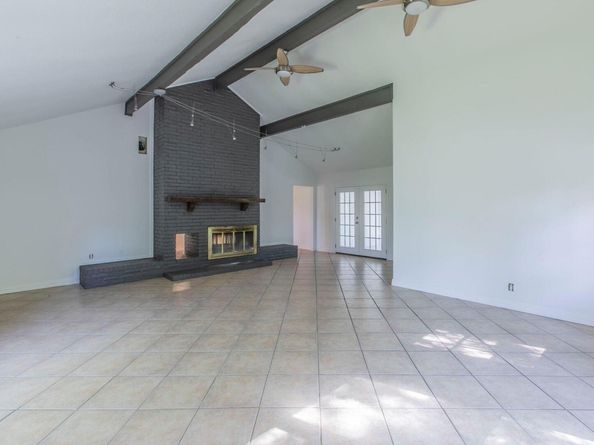 1905 Great Oaks DR, Round Rock TX 78681