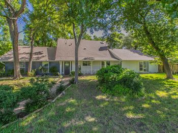 1905 Great Oaks DR