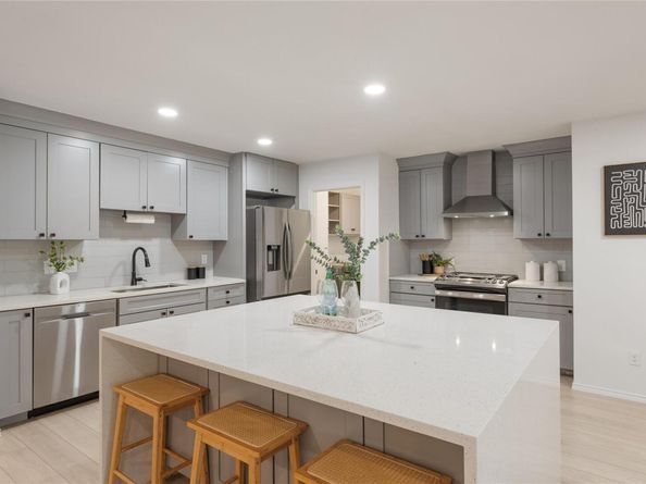 6809 Lunar DR, Austin TX 78745