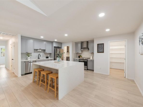 6809 Lunar DR, Austin TX 78745