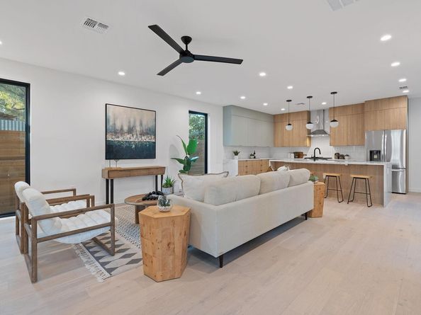 2704 Canterbury ST A, Austin TX 78702