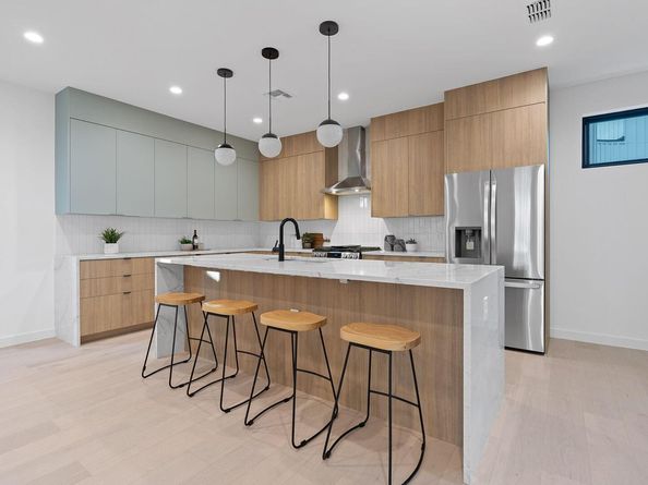 2704 Canterbury ST A, Austin TX 78702