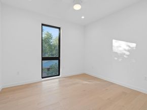 2704 Canterbury ST A, Austin TX 78702