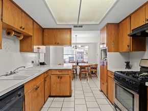 3205 Laguna DR, Austin TX 78741