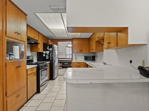3205 Laguna DR, Austin TX 78741