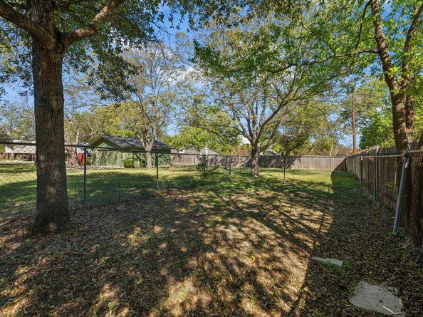 1802 Bumblebee DR, Pflugerville TX 78660