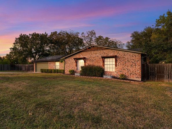 1802 Bumblebee DR, Pflugerville TX 78660