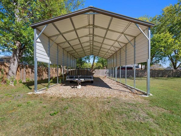 1802 Bumblebee DR, Pflugerville TX 78660