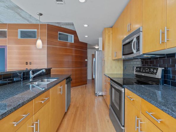 360 Nueces ST 2401, Austin TX 78701
