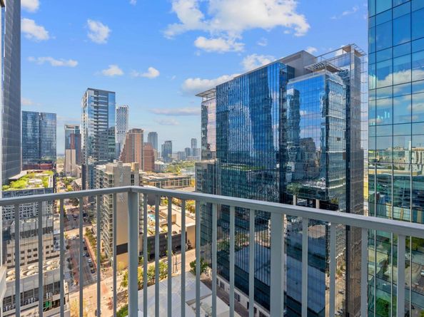 360 Nueces ST 2401, Austin TX 78701
