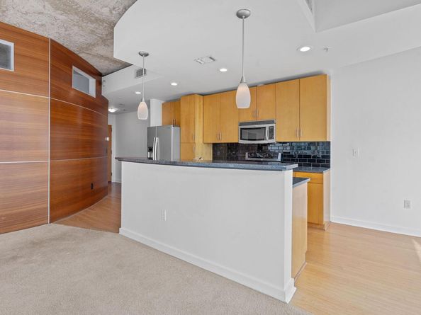 360 Nueces ST 2401, Austin TX 78701