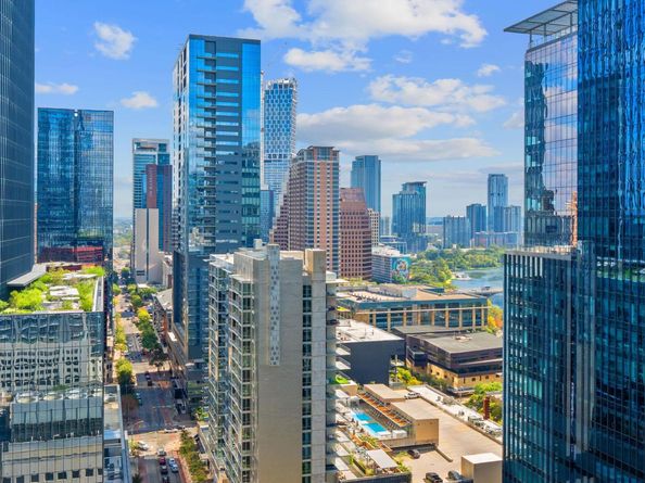 360 Nueces ST 2401, Austin TX 78701