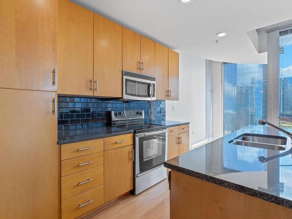 360 Nueces ST 2401, Austin TX 78701