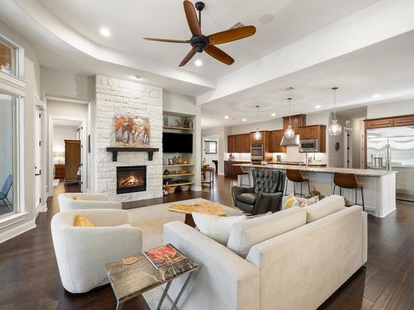 916 Morning Moon CIR, Austin TX 78732