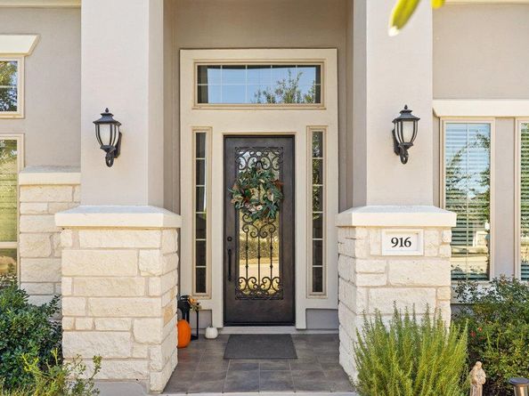 916 Morning Moon CIR, Austin TX 78732