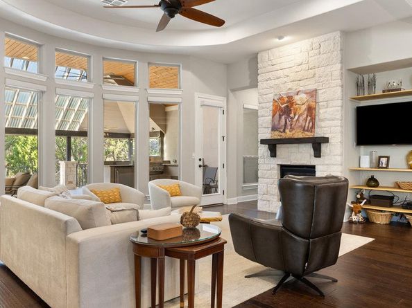 916 Morning Moon CIR, Austin TX 78732