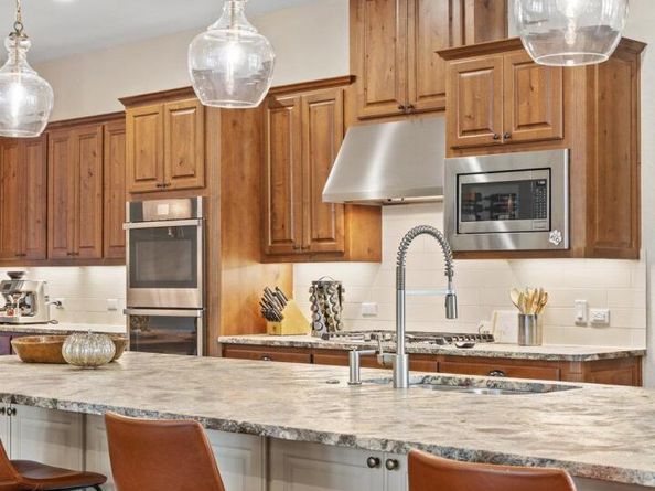 916 Morning Moon CIR, Austin TX 78732