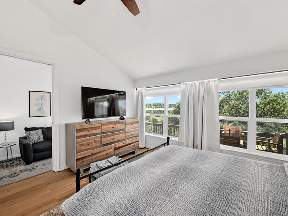 225 Comanche LN, Point Venture TX 78645