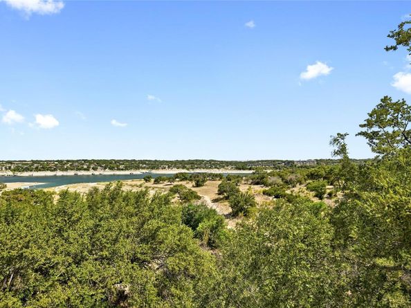 225 Comanche LN, Point Venture TX 78645