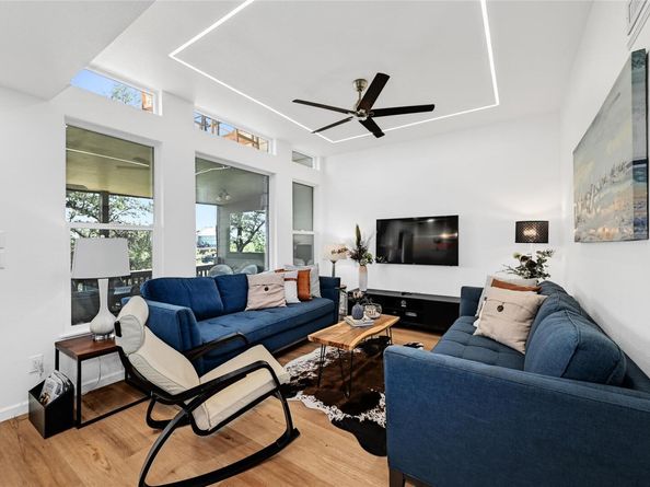 225 Comanche LN, Point Venture TX 78645