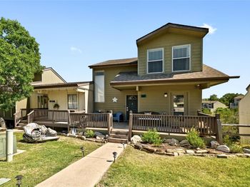 225 Comanche LN