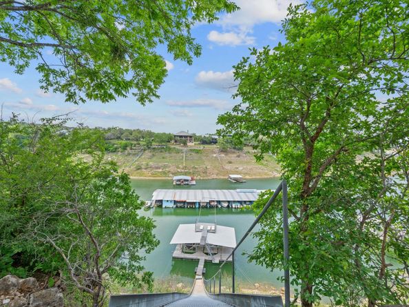 21936 Briarcliff DR, Spicewood TX 78669