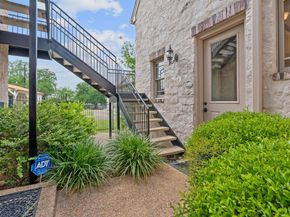 21936 Briarcliff DR, Spicewood TX 78669