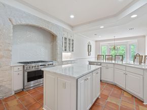 21936 Briarcliff DR, Spicewood TX 78669