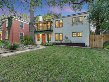 113 W 32nd ST