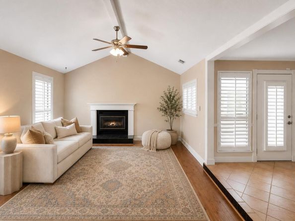 6109 Grass HOLW, Austin TX 78750