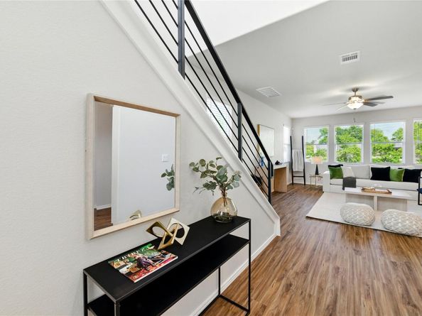 10207 Buster DR, Austin TX 78748