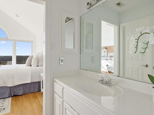 4541 Golf Vista DR, Austin TX 78730