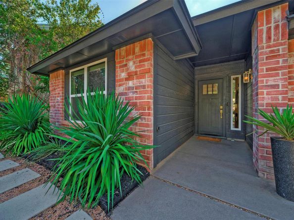 8406 Los Ranchos DR, Austin TX 78749