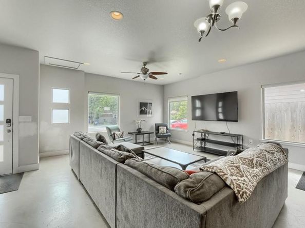1302 E 3rd ST A, Austin TX 78702