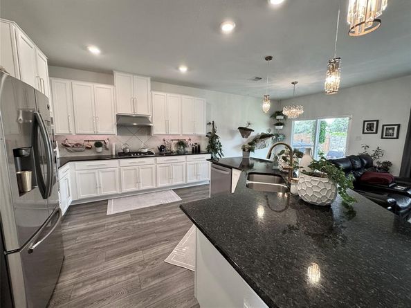 1121 Arbor Acres LOOP, Leander TX 78641
