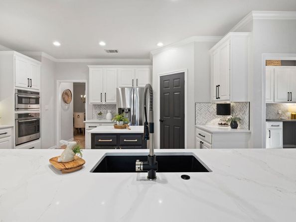 2649 Henley DR, Round Rock TX 78681