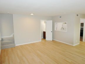 6718 Silvermine Dr 103, Austin TX 78736