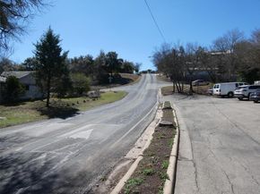 6718 Silvermine Dr 103, Austin TX 78736