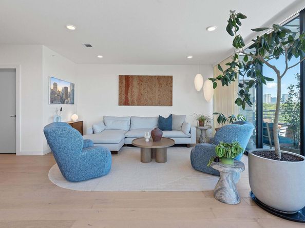 1600 S 1st ST 410, Austin TX 78704