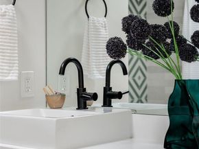 2220 E Stassney LN B, Austin TX 78744