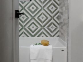 2220 E Stassney LN B, Austin TX 78744