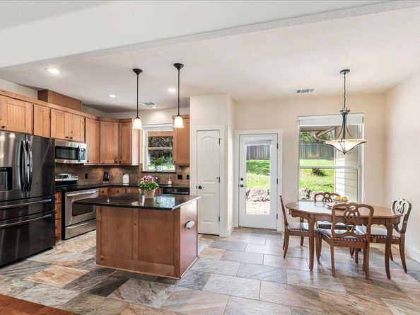 1058 Daviot DR, Spicewood TX 78669