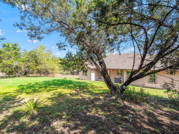 1058 Daviot DR, Spicewood TX 78669