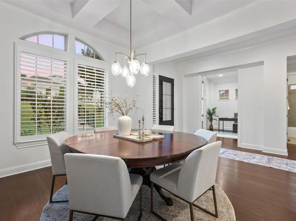 307 Lodestone LN, Austin TX 78738