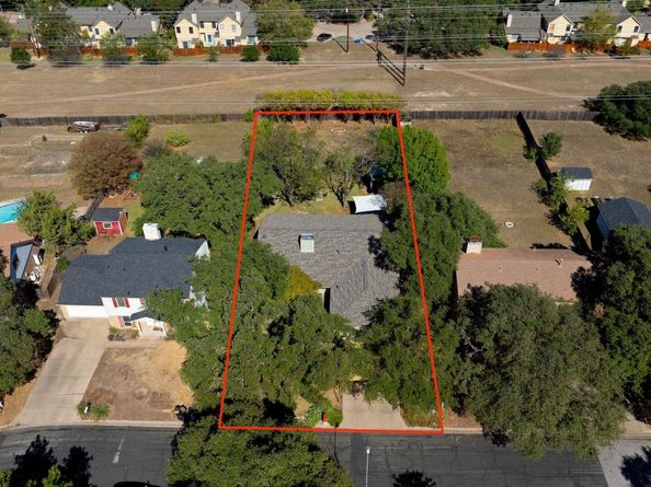 1400 Doonesbury DR, Austin TX 78758