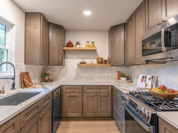 6816 Hanover LN, Austin TX 78723