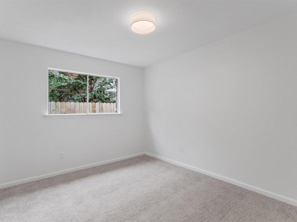 10107 Oak Hollow DR, Austin TX 78758