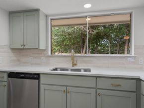 10107 Oak Hollow DR, Austin TX 78758