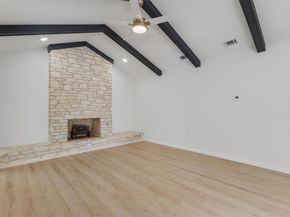10107 Oak Hollow DR, Austin TX 78758