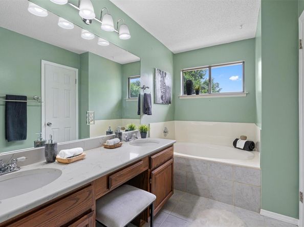 8602 Bobcat DR, Round Rock TX 78681